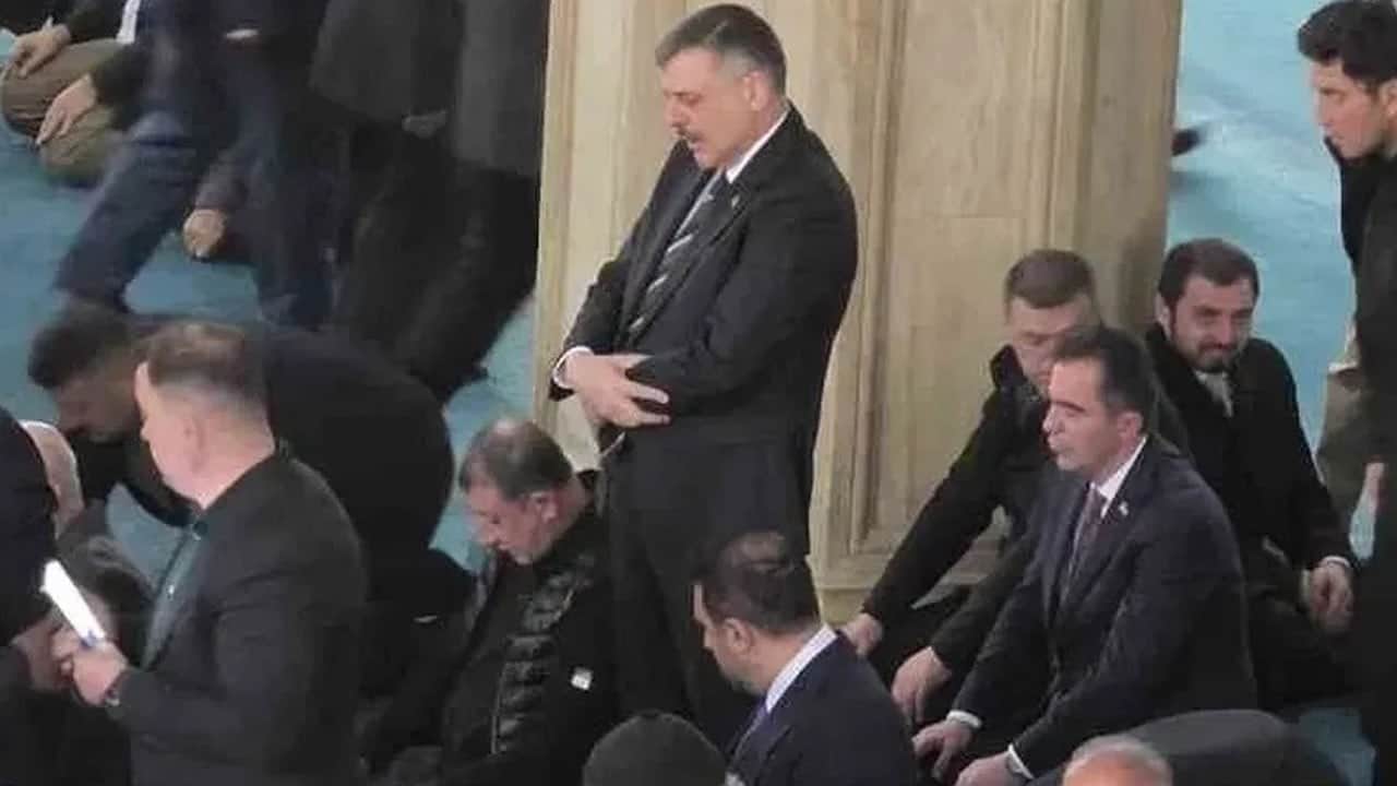 İçişleri Bakanı Çiftçi, Selimiye Camii’nde namaz kıldı