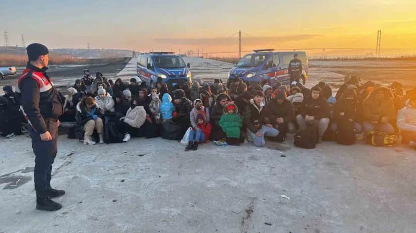 İçişleri Bakanlığı duyurdu: Yüzlerce düzensiz göçmen yakalandı