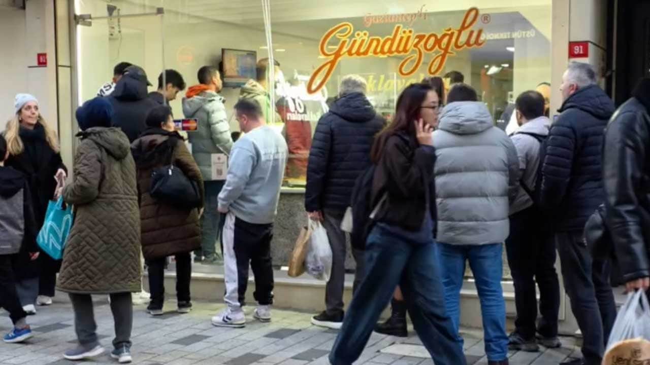 İftar öncesi tatlıcılarda yoğun mesai