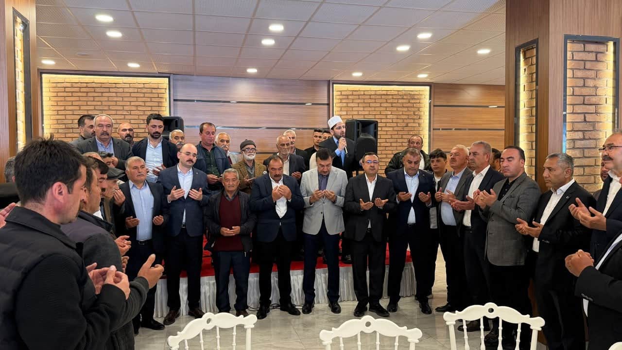 İki aile bir araya geldi! 65 yıllık kan davası son buldu