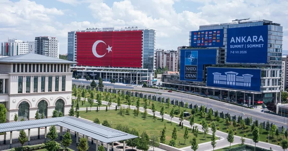 İnan NATO ev sahipliğini 25 yıllık iktidara bağladı, Financial Times'a sert gönderme