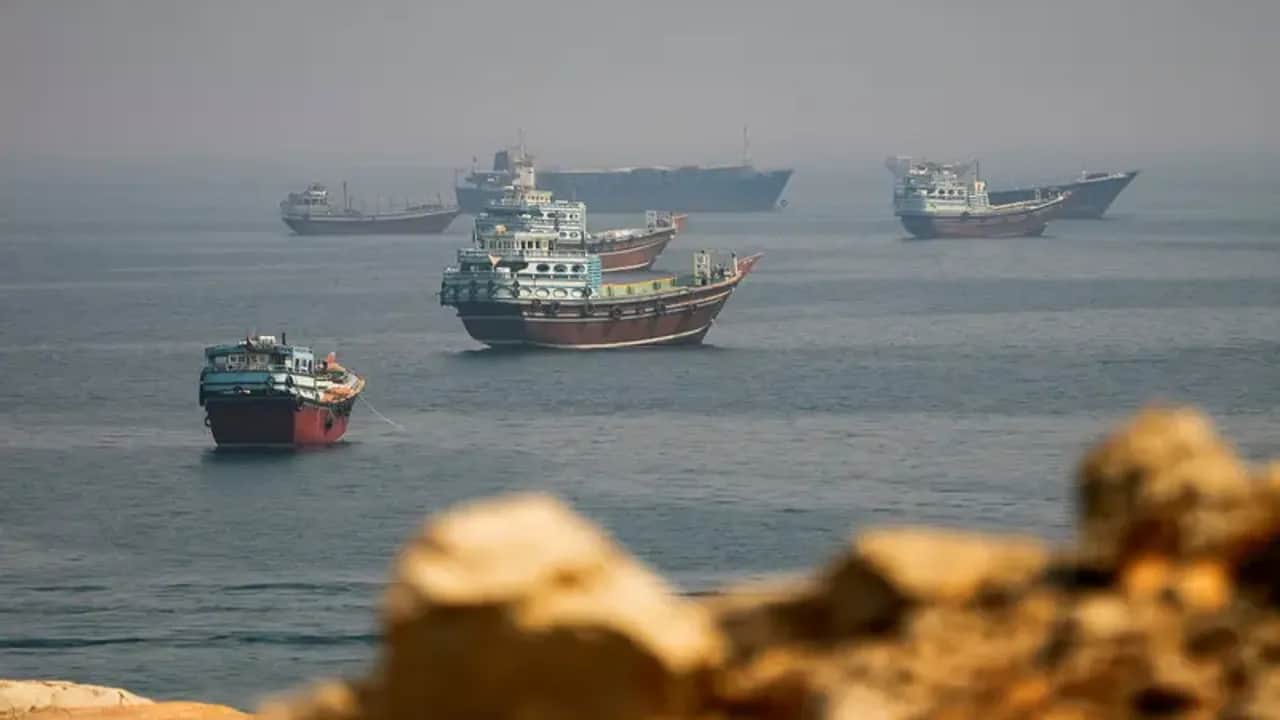 İran savaşta yeni silah kullandı! Mayın taşıyan füzeler