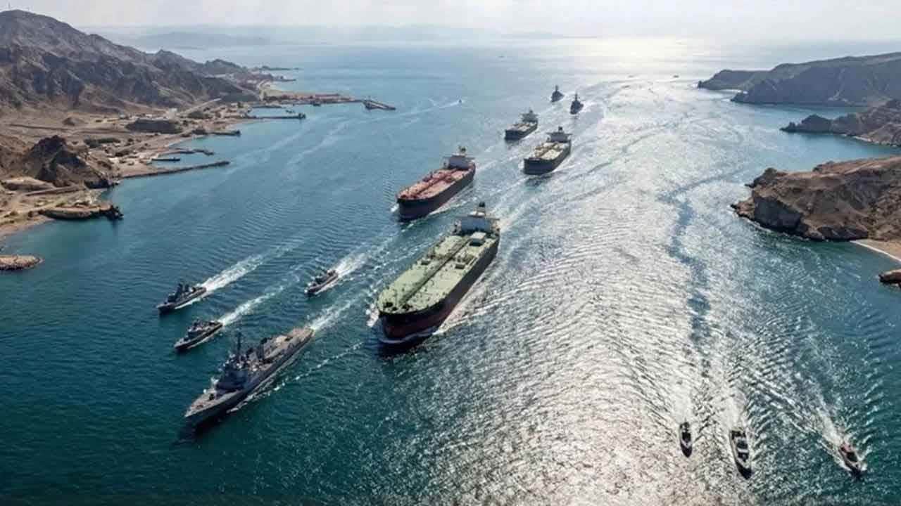 İran ve Katar'dan Hürmüz Boğazı teması
