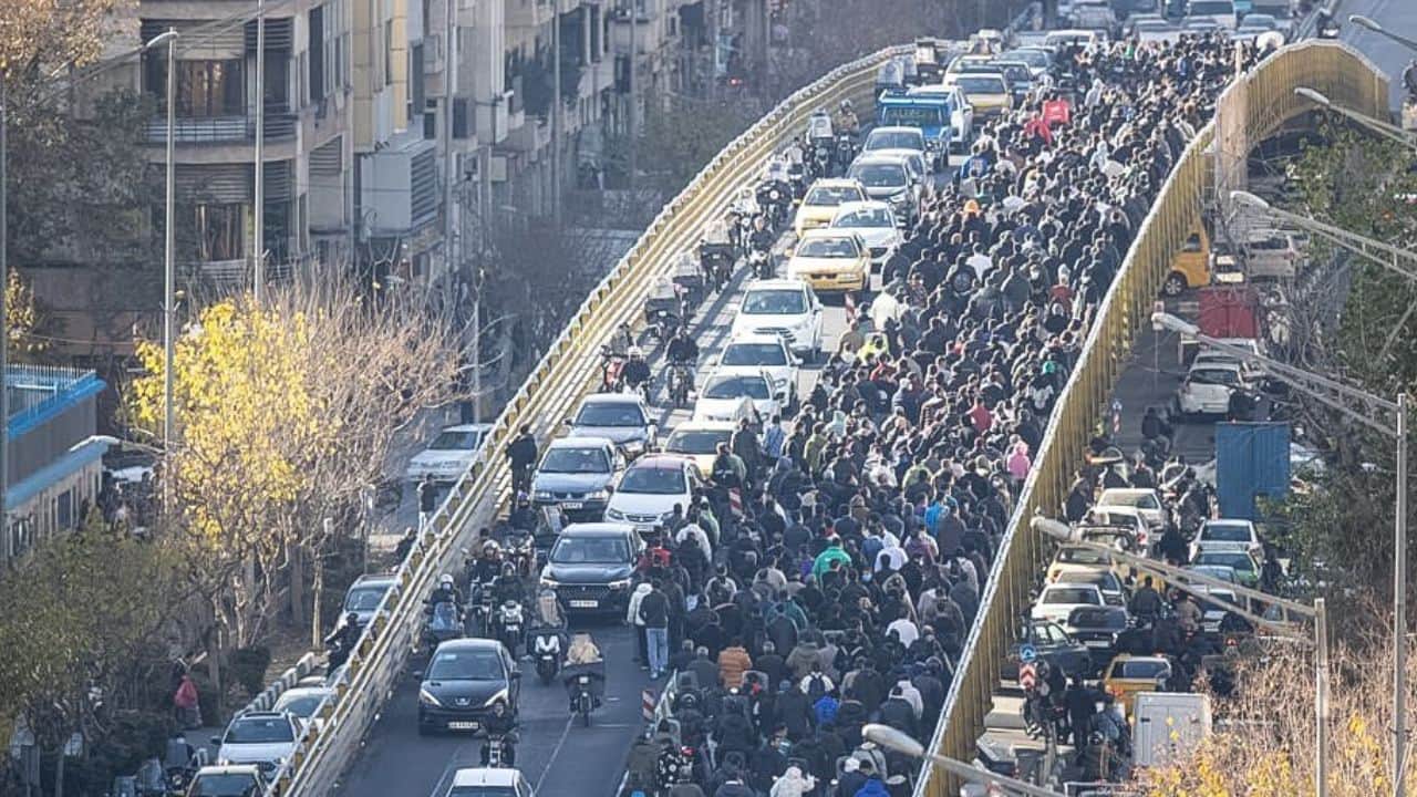 İran'da protestolar şiddetleniyor! Can kaybı yükseldi