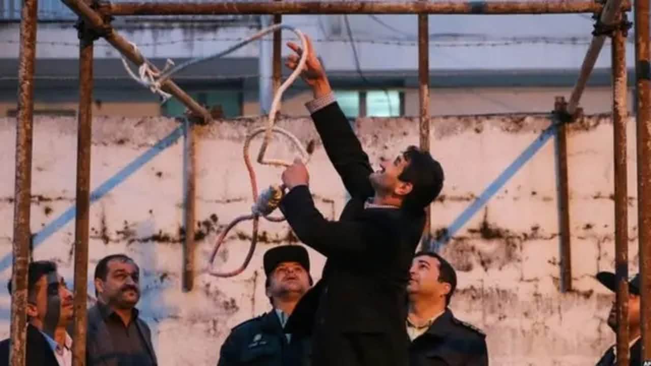 İran'da, "terör eylemi" ile suçlanan iki kişi idam edildi
