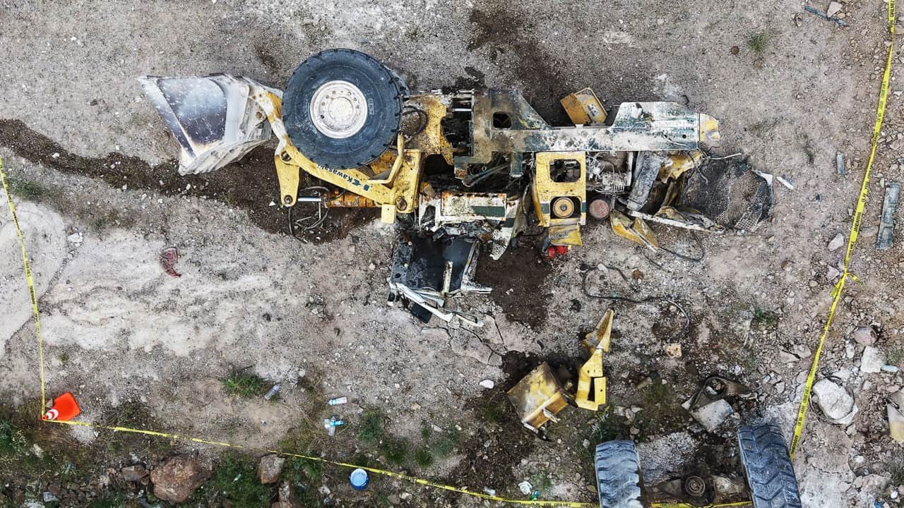 İş makinesi 20 metrelik uçurumdan yuvarlandı: Operatör ağır yaralı!