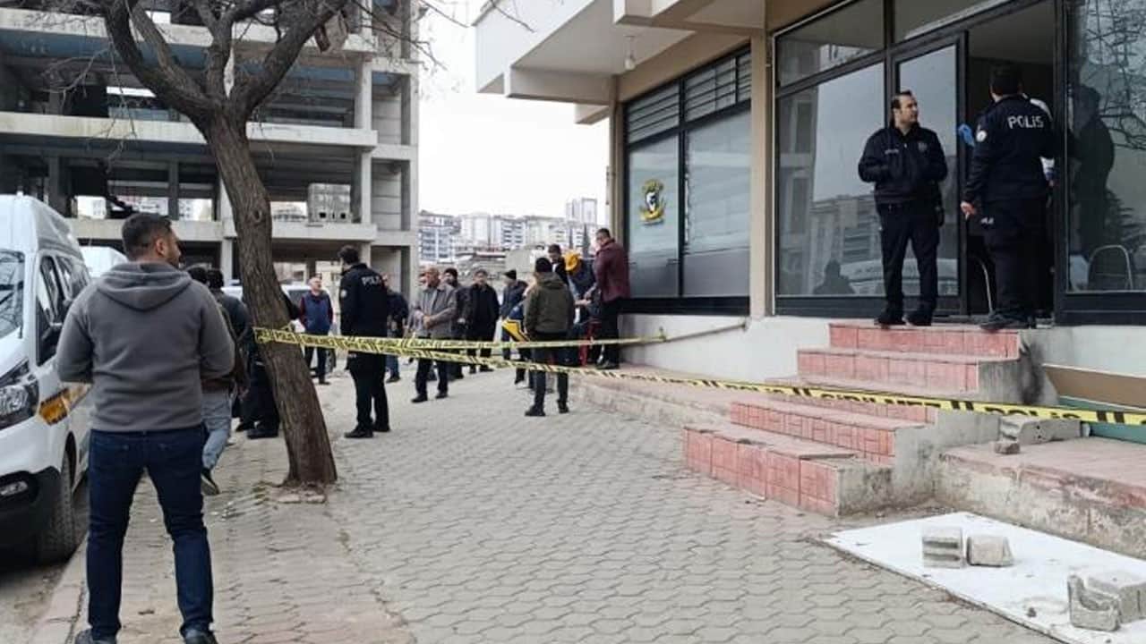 İş yerinde ölü bulundu!