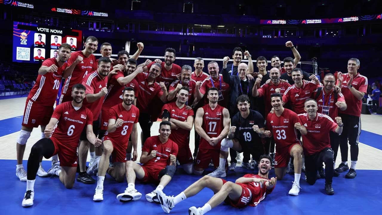 İspanya'yı yenen Milli Takım yarı finale yükseldi