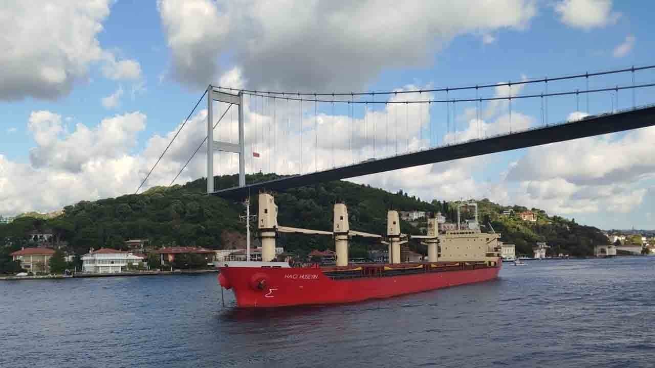 İstanbul Boğazı çift yönlü trafiğe kapatıldı!