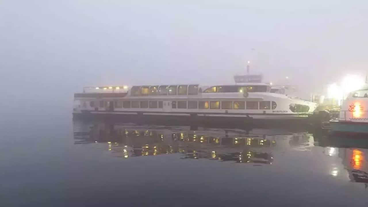 İstanbul'da bazı vapur seferlerine sis engeli!