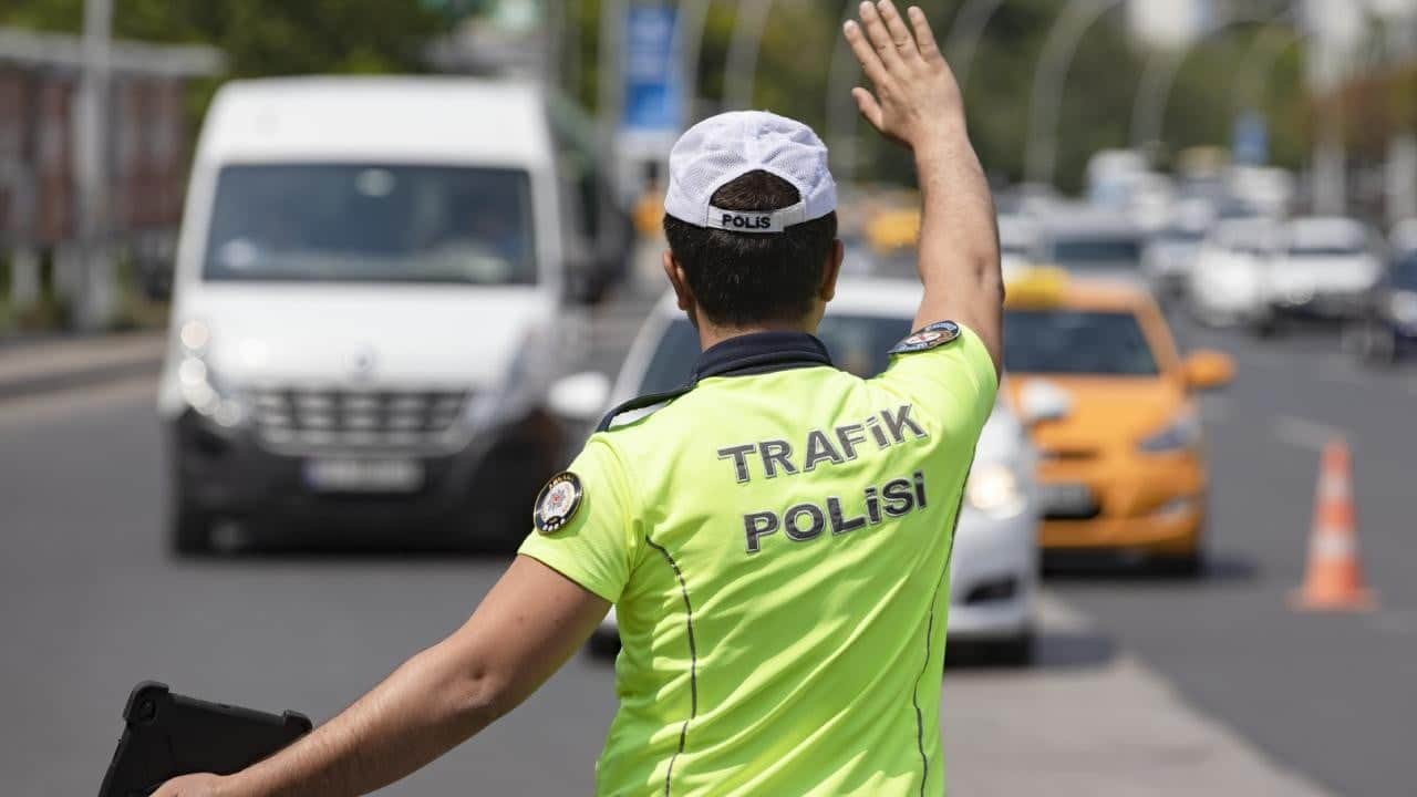 İstanbul'da bugün çok sayıda yol ve metro hattı kapatılacak!