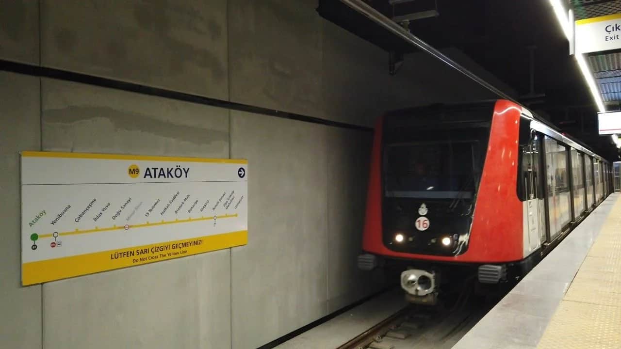 İstanbul'da dev derbi alarmı: M9 metro hattı kapatıldı, taraftarlar için özel güzergahlar belirlendi!