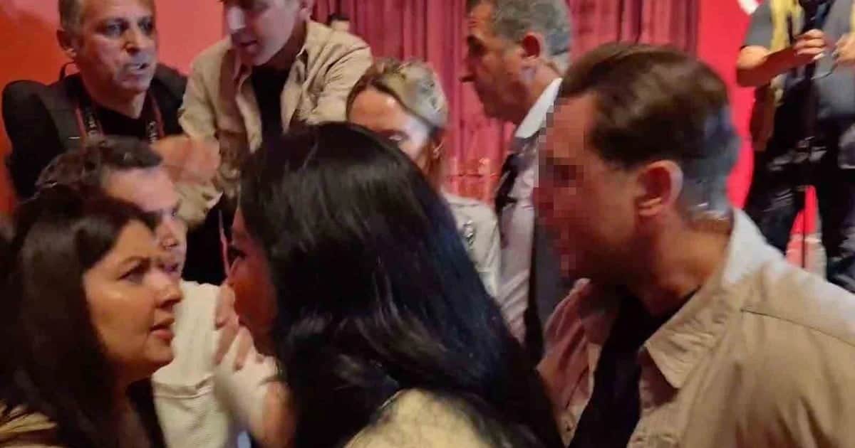 İstiklal Marşı'nın ardından skandal: Özel'in koruması gazeteciye 'Sen kimsin' dedi