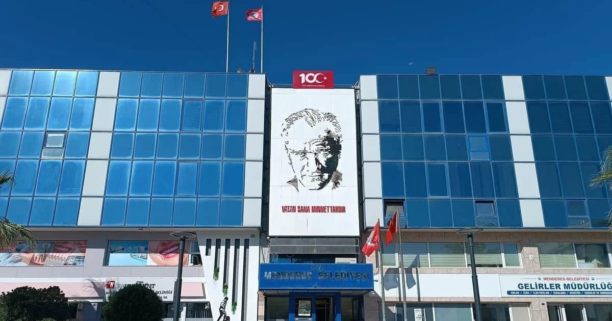 İzmir'de Menderes Belediyesi soruşturmasında ikinci dalgada 9 şüpheli gözaltına alındı