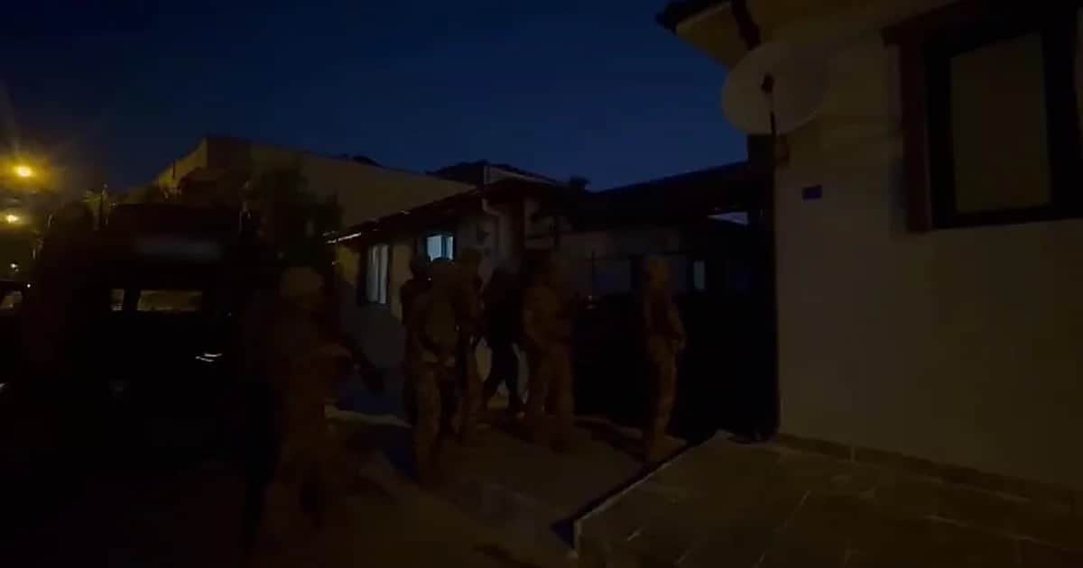 İznik'te tefecilere şafak baskını: 7 gözaltı, 576 bin lira ve silah masada