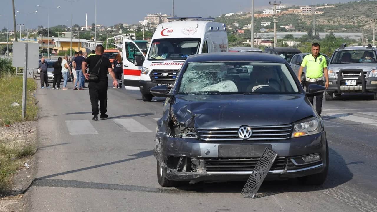 Kadın sürücü önünde giden motosikletli baba-kızı ezdi: 2’si de hayatını kaybetti