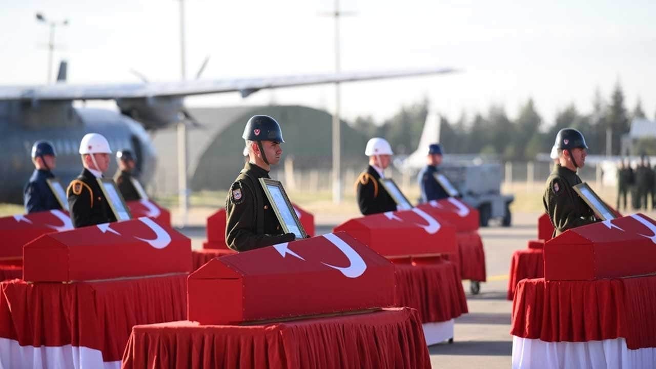 Kahraman şehitlerimizi unutmadılar! Tiflis'te Kur'an-ı Kerim okundu