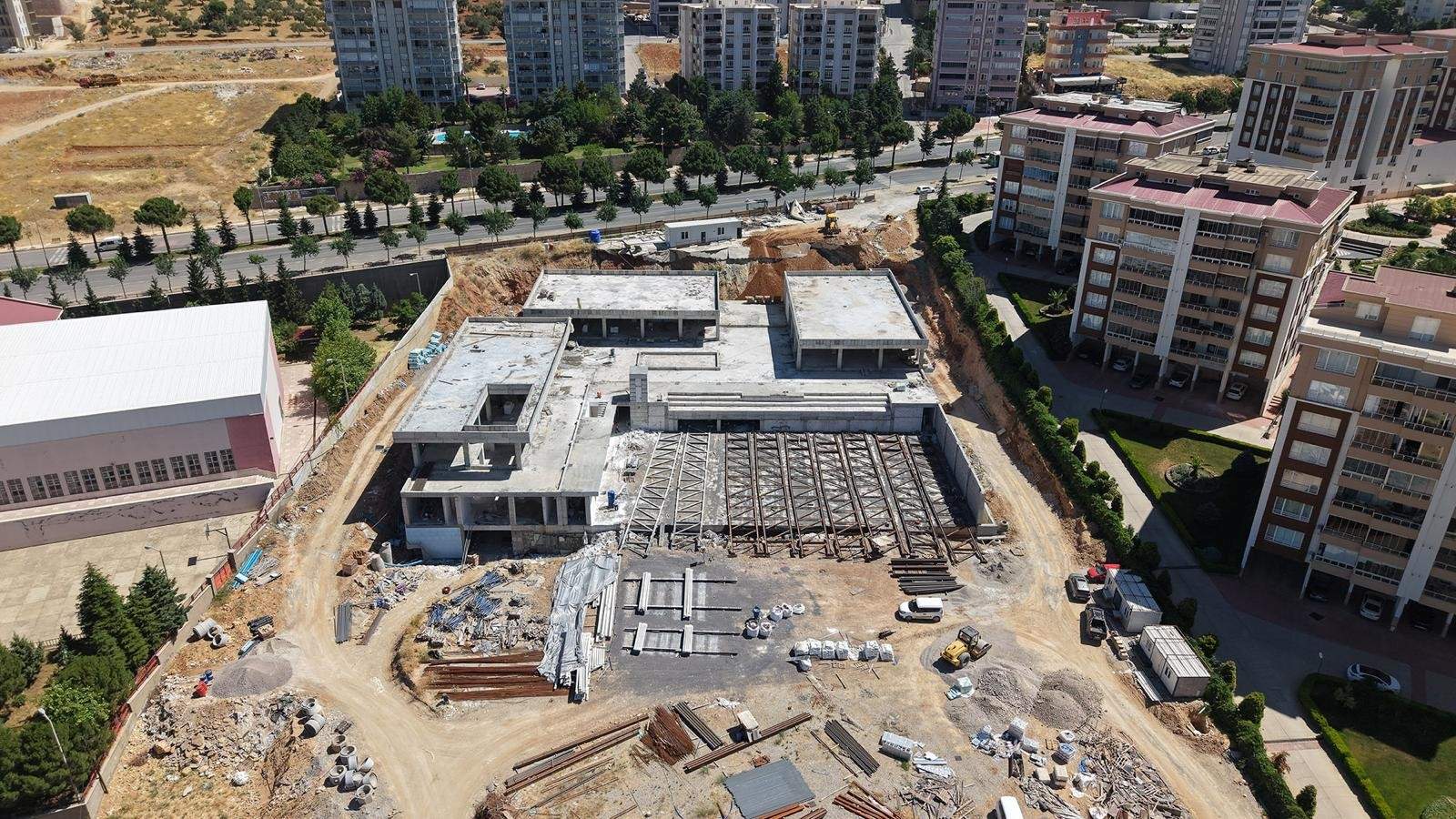 Kahramanmaraş’ın Türkiye’ye Örnek Gençlik Merkezi Hızla Yükseliyor