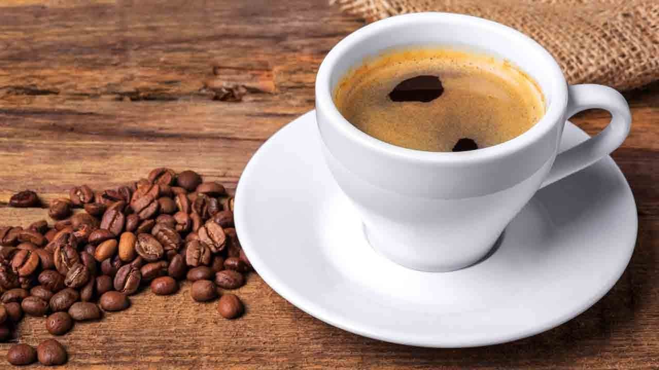 Kahve kalbi vuruyor mu? Bilim son noktayı koydu!