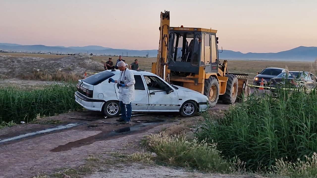 Karaman’da facia! Tarladan dönen tarım işçisi baba direksiyon hakimiyetini kaybetti: 3 çocuk öldü, 4 kişi yaralandı