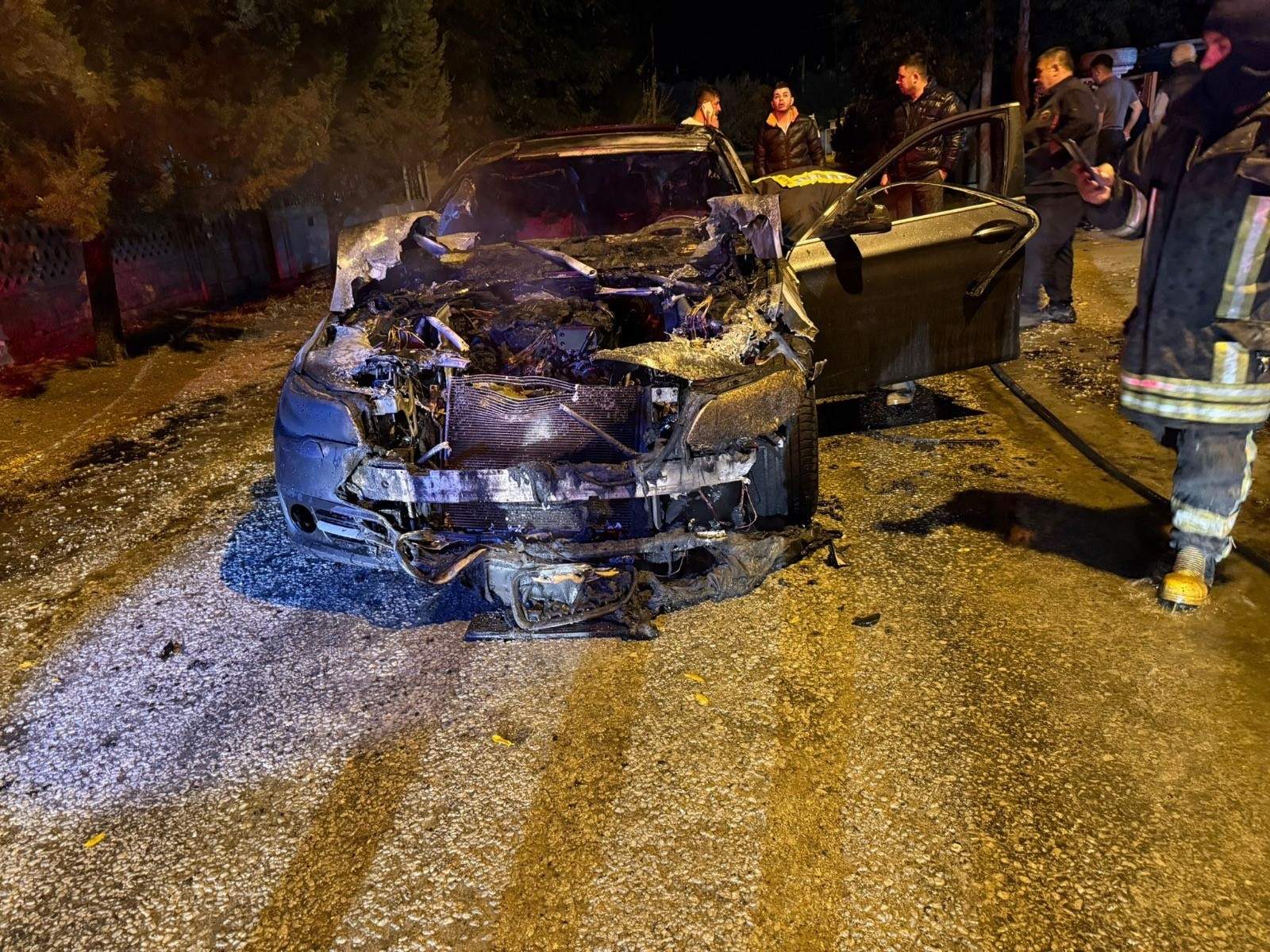 Karapınar’da yolda yangın paniği! Seyir halindeki otomobil küle dönmekten kurtuldu