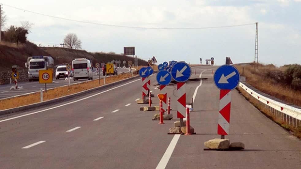 Karayolları duyurdu: Edirne-İstanbul yolu tek şeritten sağlanıyor