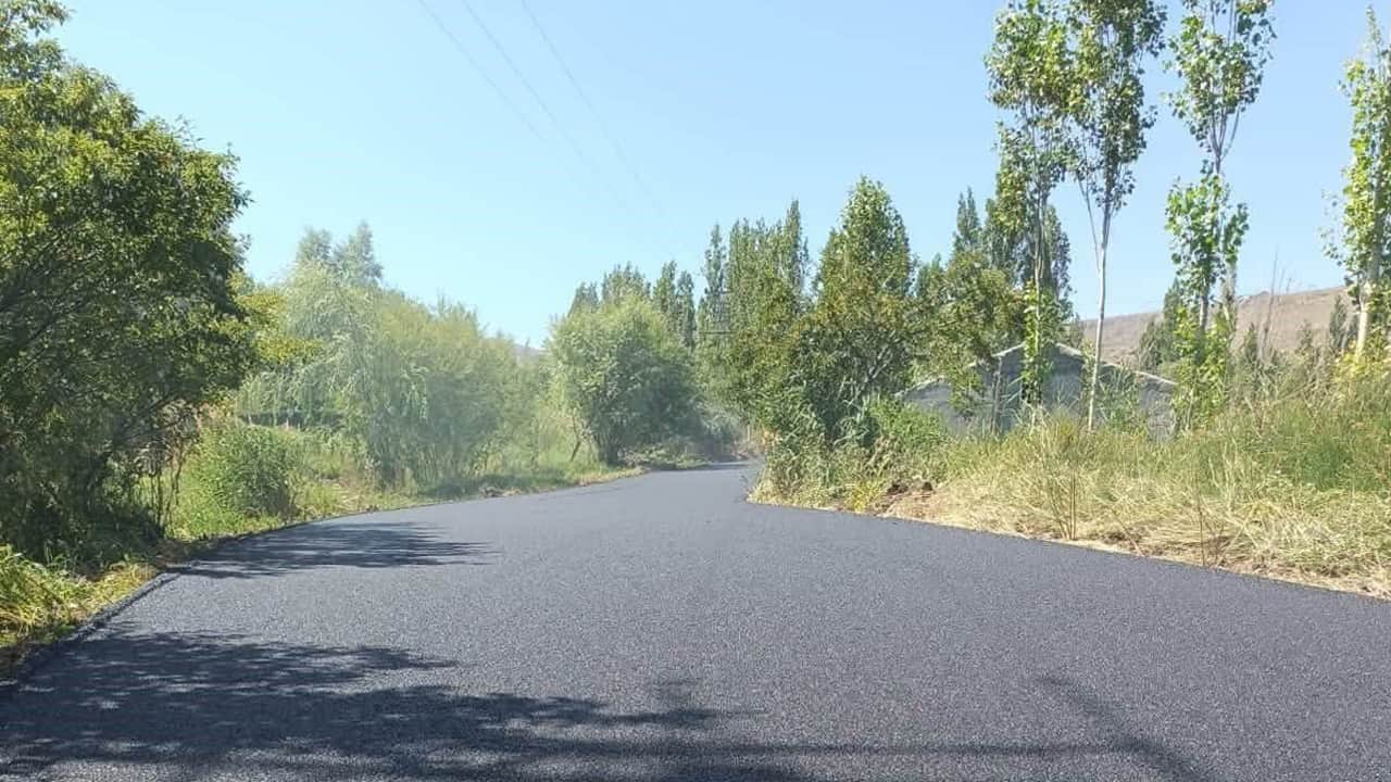 Kars Kağızman’da köy yollarında asfalt seferberliğ…