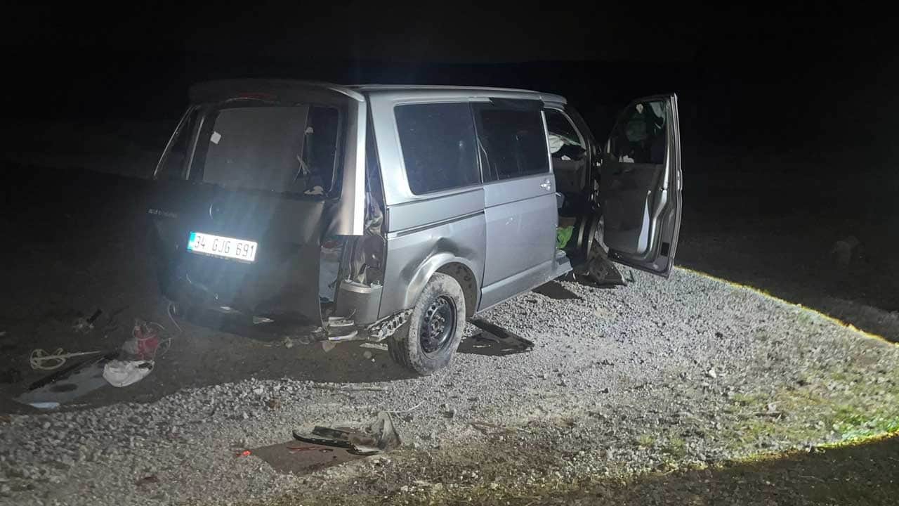 Kars'ta şarampole devrilen aracın sürücüsü öldü