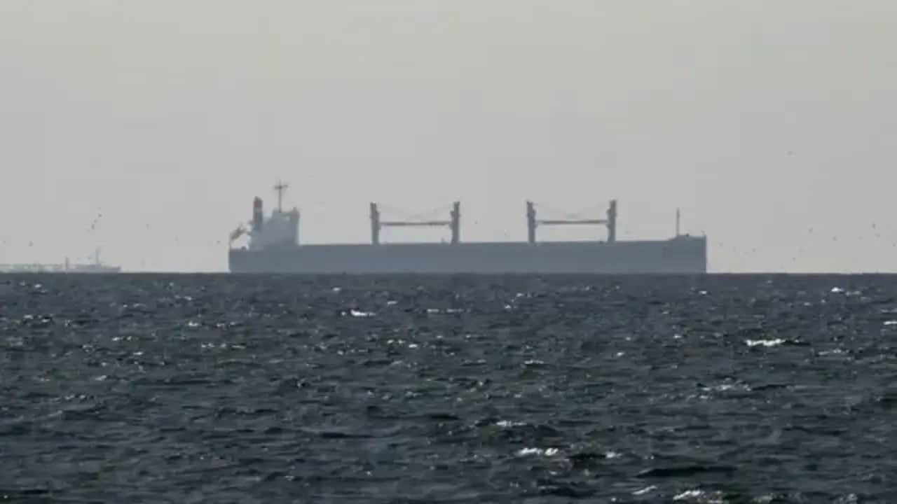 Katar açıklarında ticari gemiye saldırı