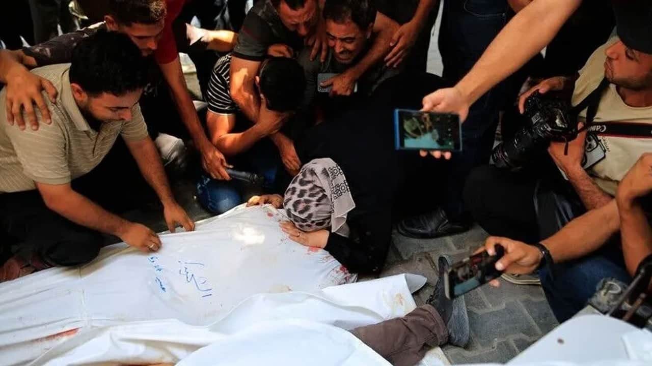 Katil İsrail'in Gazze’ye düzenlediği saldırıda 3 Filistinli şehit oldu