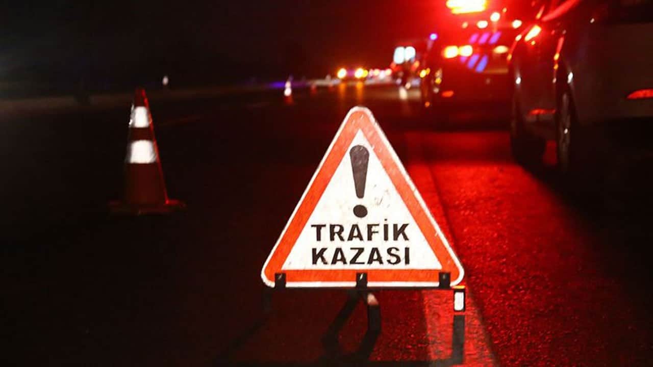 Kavşakta feci kaza! 5 kişi yaralandı