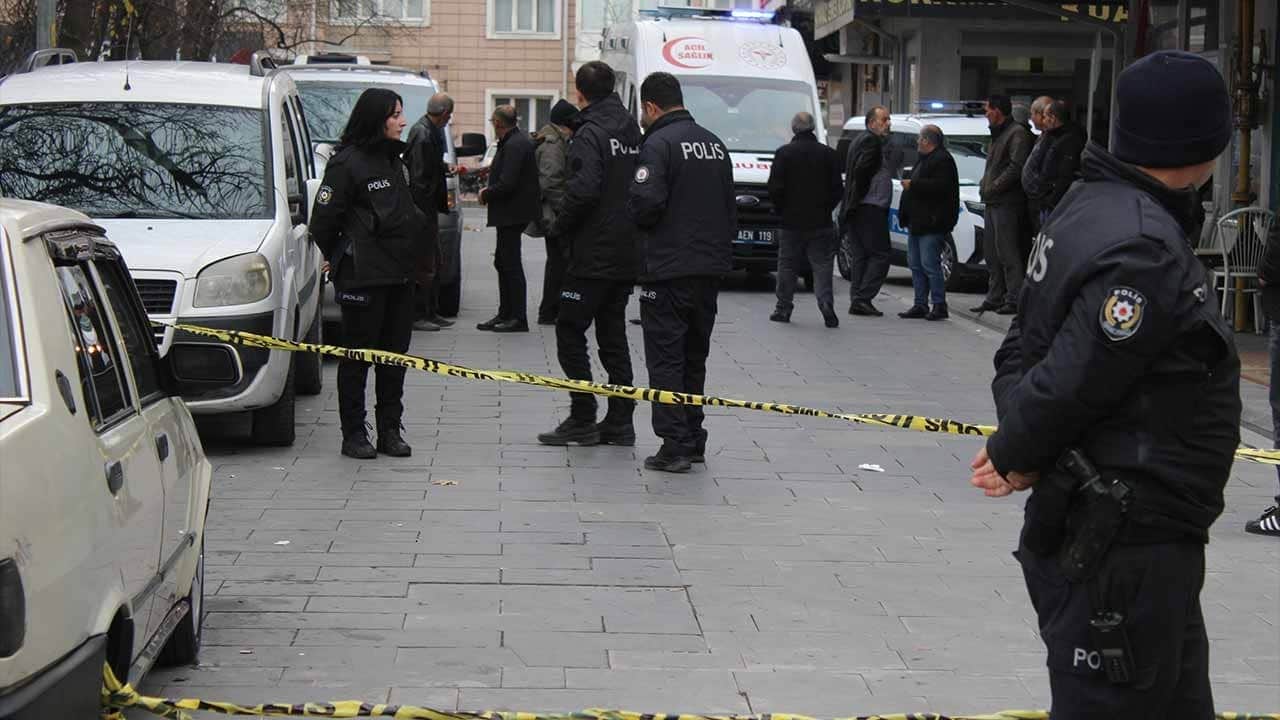 Kayseri’de dehşet dolu anlar! Bıçaklı saldırı ortalığı kana buladı