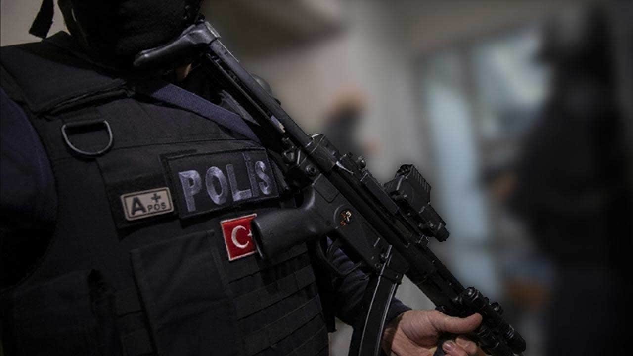 Keçiören’de koku ihbarı uyuşturucu operasyonuna dönüştü: 2 tutuklama