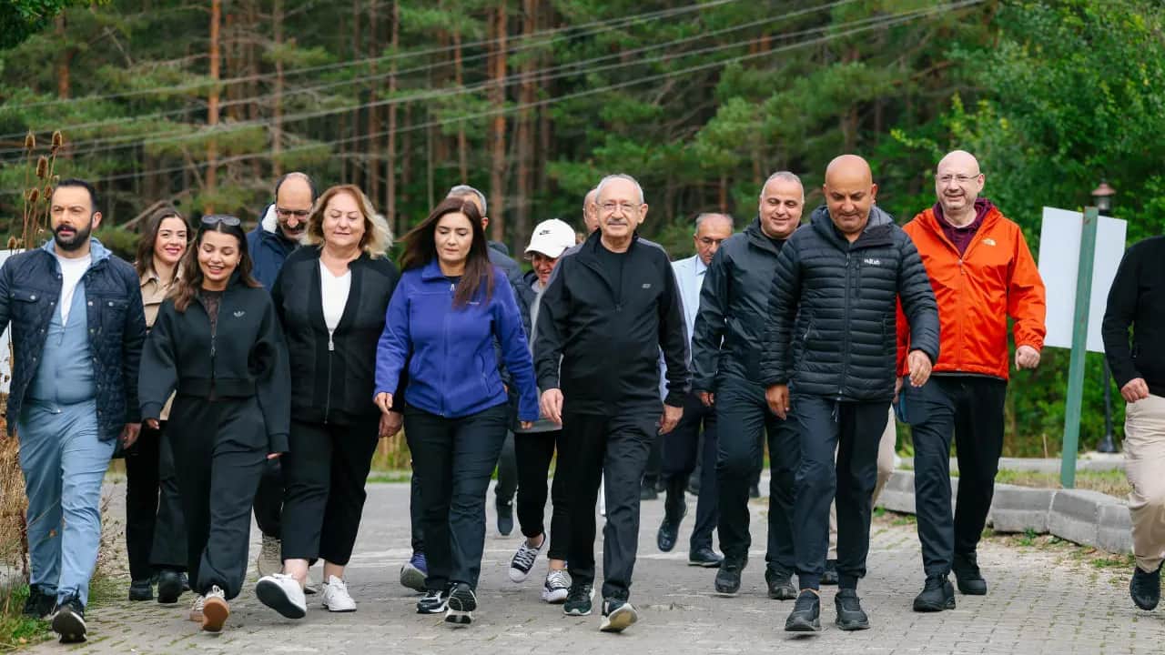 Kılıçdaroğlu, Abant’ta sabah yürüyüşünde