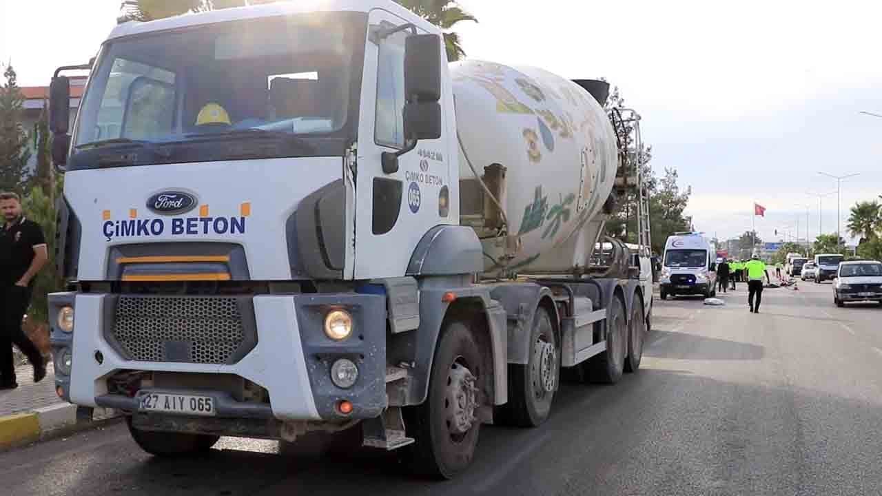 Kilis'te feci kaza: Motosiklet mikserin altında kaldı
