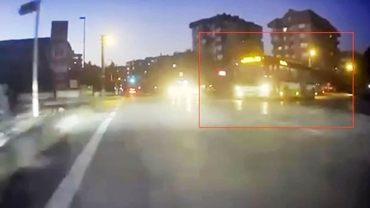 Kırmızı ışıkta geçip ‘Selamımı da söyle’ dedi! Ehliyetine el konulan magandaya 18 bin lira ceza kesildi