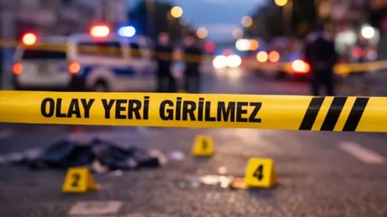 Kocasından ayrılıp eve dönen genç kadını babası öldürdü