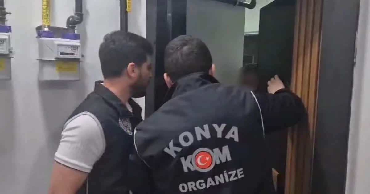 Konya'da 'Kıskaç' operasyonunda 20 gözaltı, 244 ruhsatsız tabanca ele geçirildi