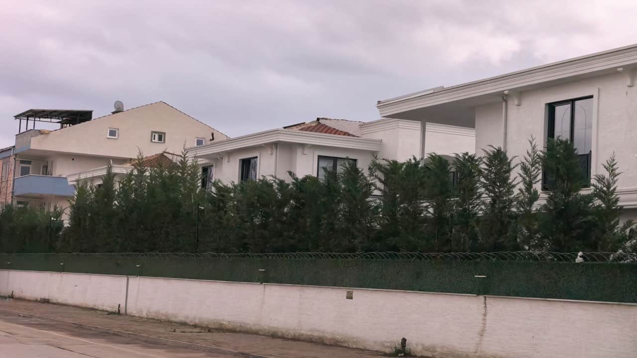 Korkunç olay! Cam silerken 2’nci kattan düştü