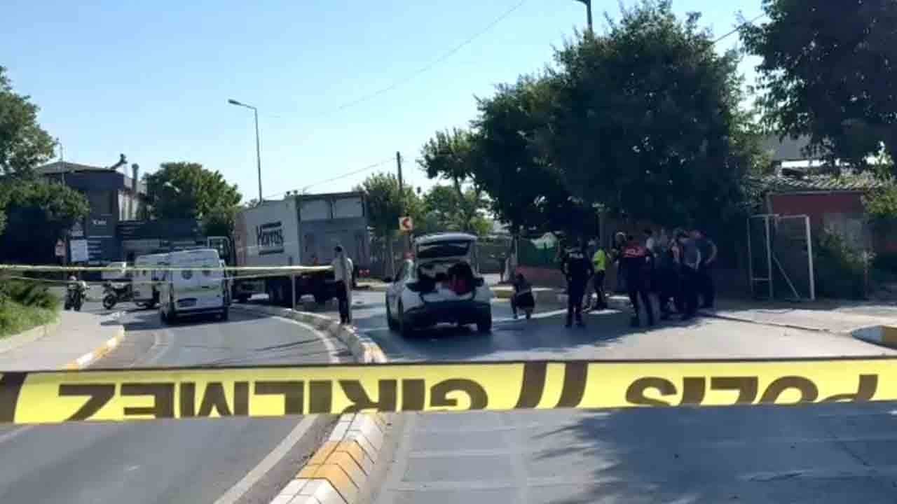 Küçükçekmece'de kamyonun çarptığı kadın hayatını kaybetti: Sürücü gözaltına alındı