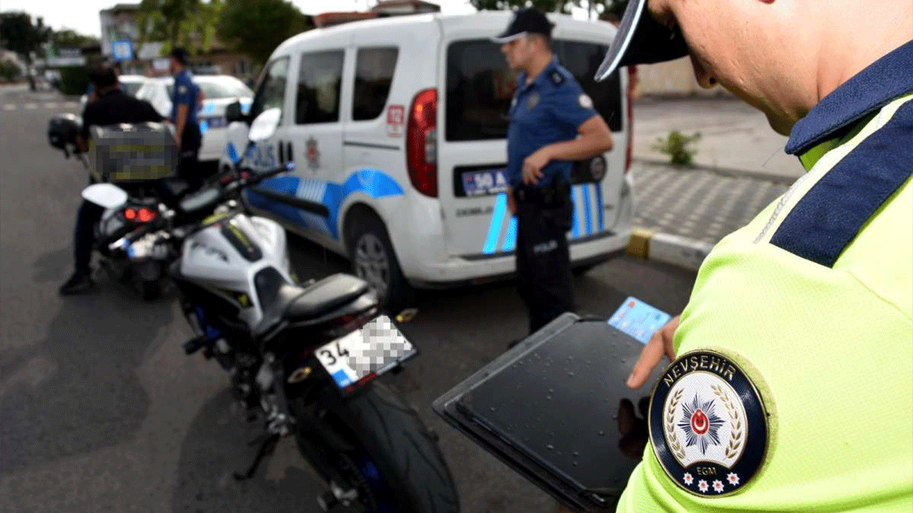 Kural tanımayanlara ceza yağmuru! Trafiği kilitleyen sürücüye 180 bin TL şoku