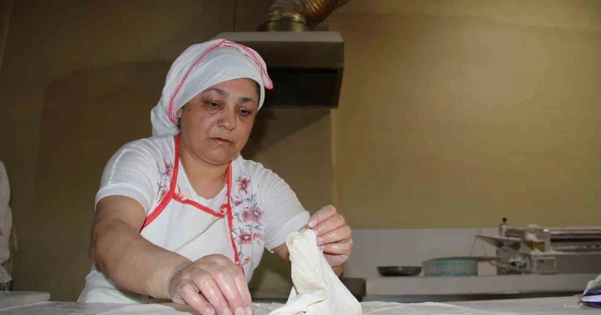 Kuru yufka nasıl 1 yıl bozulmadan saklanıyor? 12 yıllık usta emeği anlattı