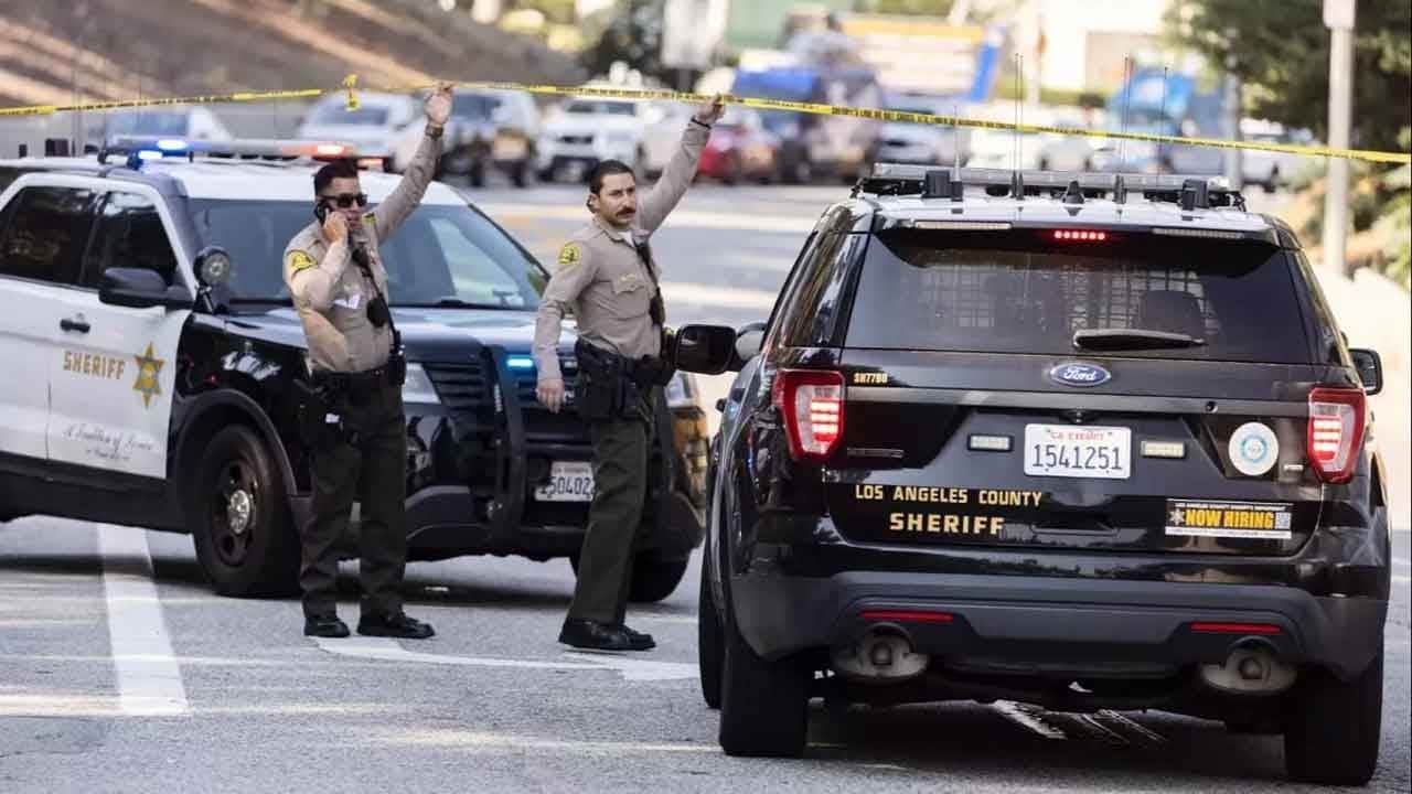 Los Angeles'ta korkunç kaza! Bisikletliyle çarpışan araç kontrolden çıkıp markete daldı: Ölü ve yaralılar var