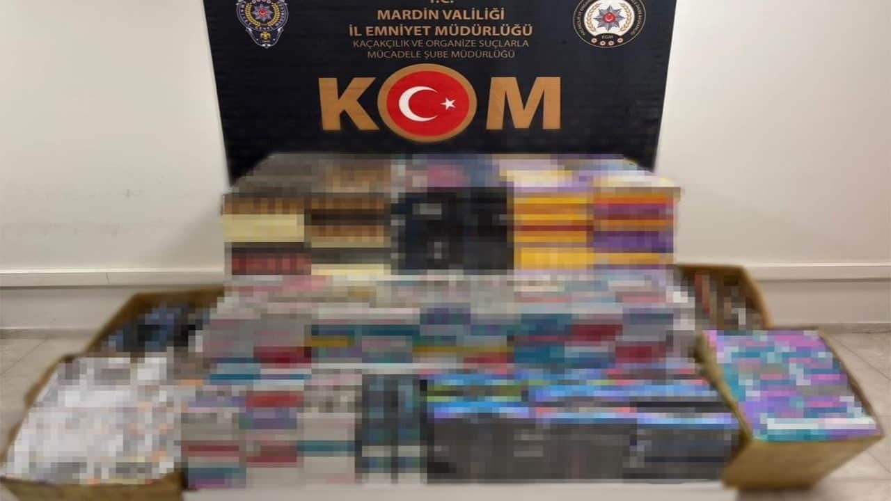 Mardin'de bir araçta 19 bin paket kaçak sigara ele geçirildi