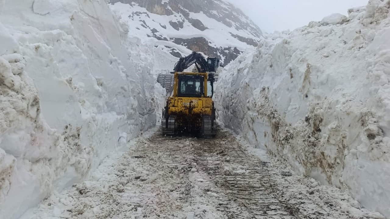 Mart ortasında kar sürprizi! 56 yerleşim yerinin yolu kapandı