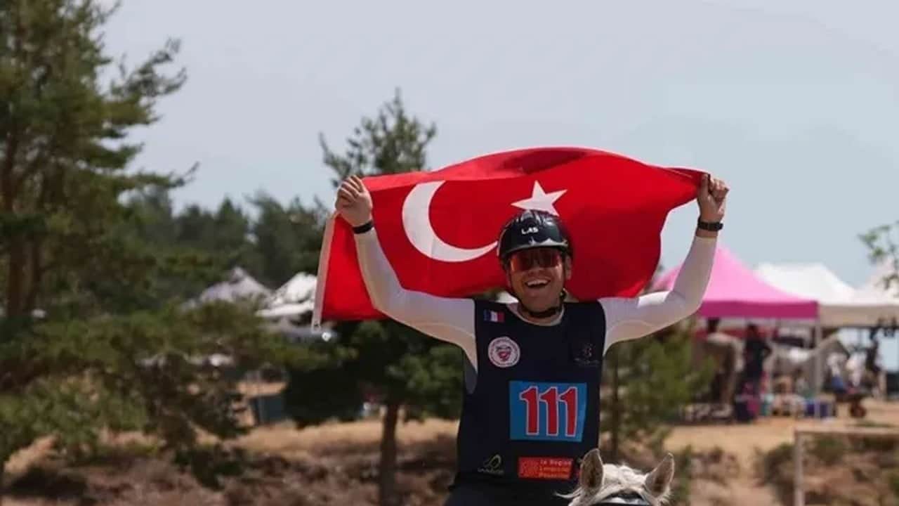 Martı’nın kurucusu Oğuz Alper Öktem milli takım yolunda