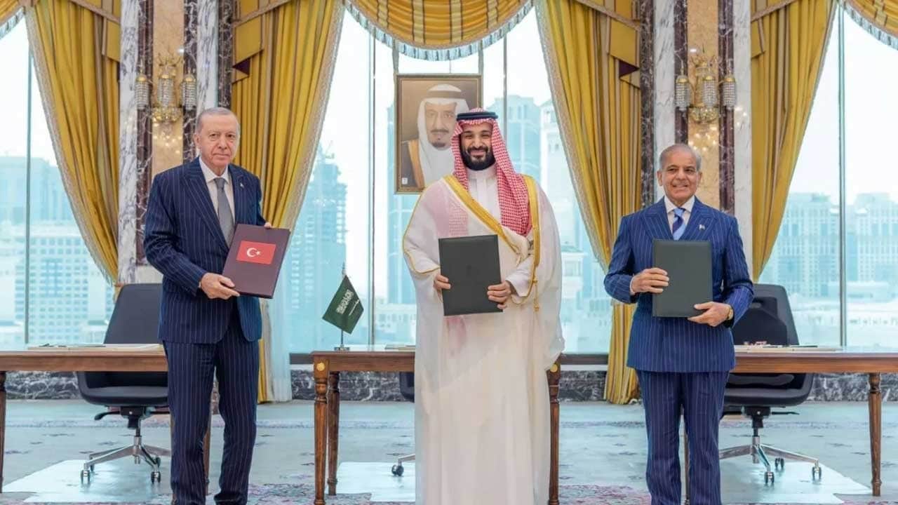 Mekke ittifakı ortağı Suudi Arabistan'dan Suriye hamlesi