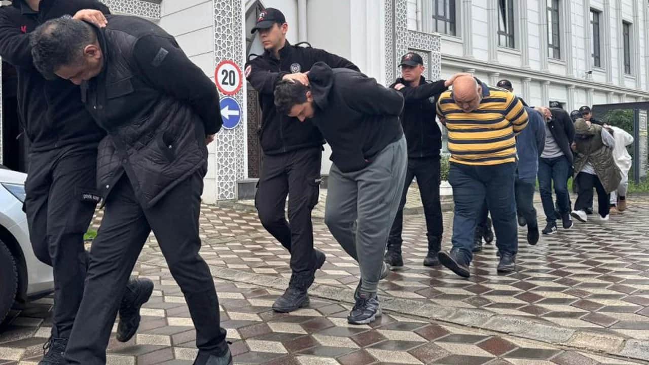 Mersin’de zehir tacirlerine büyük darbe: 90 kişi tutuklandı
