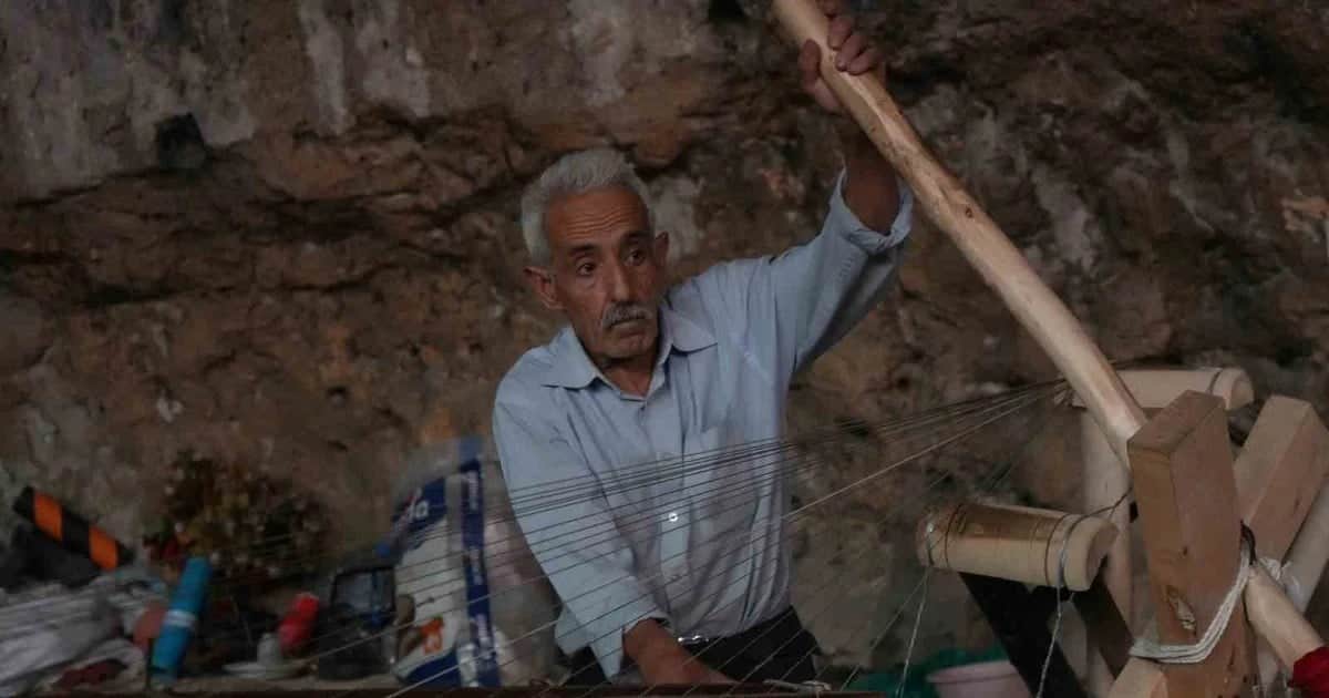 "Mesleğin son ustasıyım": 76 yaşındaki kendirci teknolojiye direnerek üretiyor