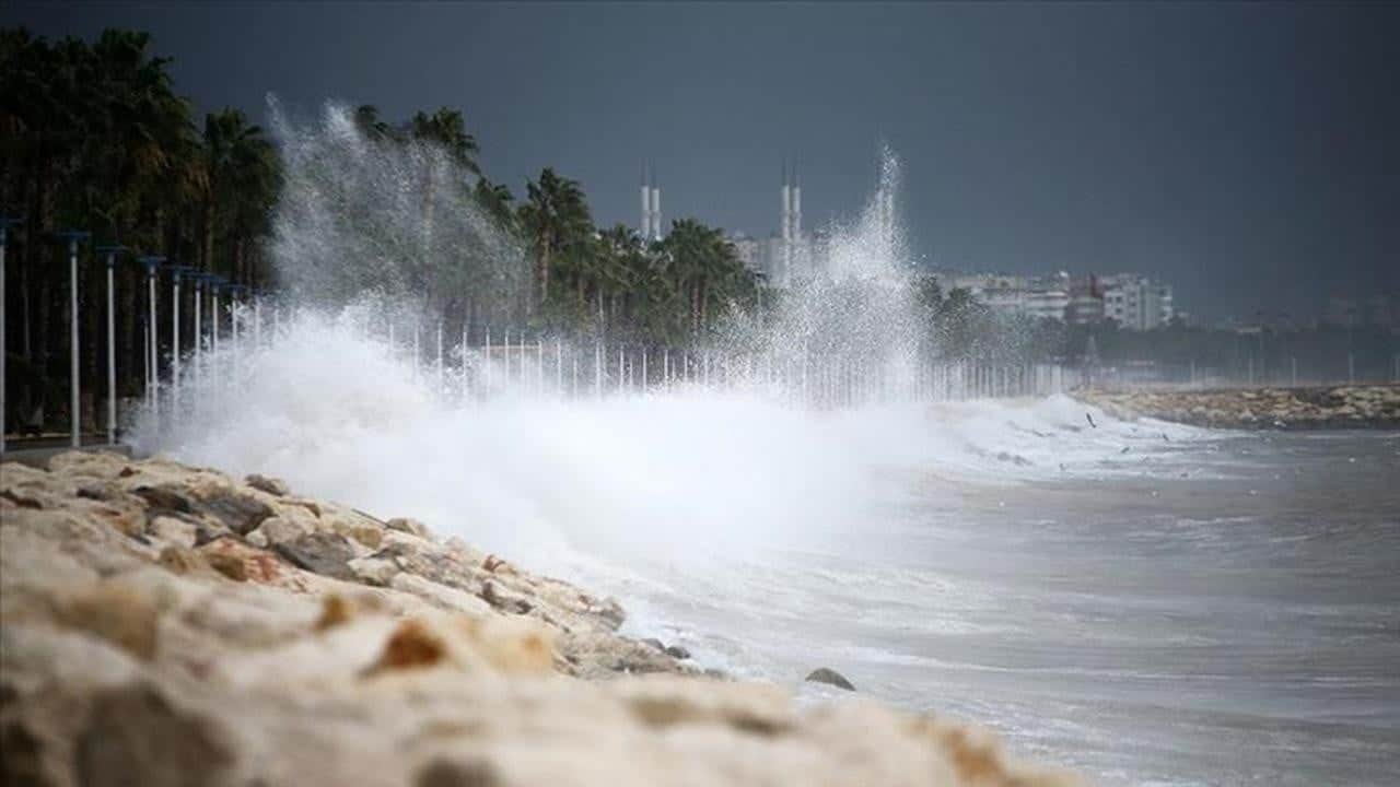 Meteoroloji’den Doğu Karadeniz için fırtına uyarısı: Rüzgarın hızı 8 kuvvetine ulaşacak